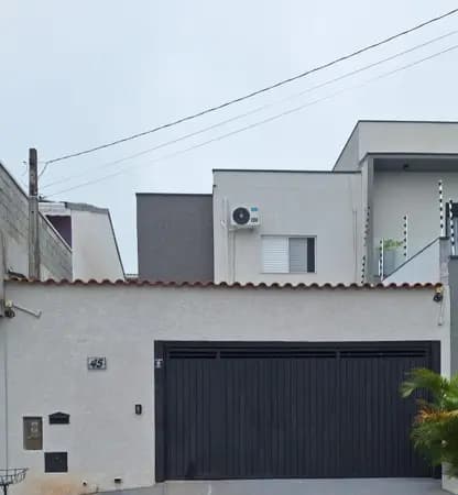 Sobrado à venda no bairro Cézar de Souza em Mogi das Cruzes/SP