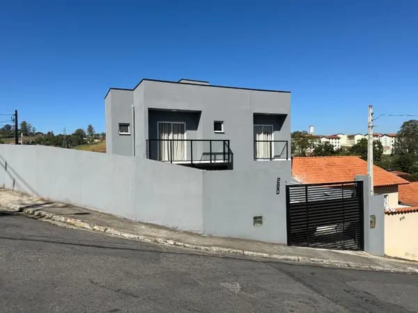 Sobrado à venda no bairro Cézar de Souza em Mogi das Cruzes/SP