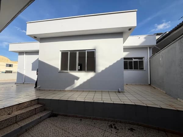 Casa à venda no bairro Cézar de Souza em Mogi das Cruzes/SP