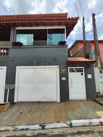 Sobrado com 3 Dormitórios e Espaço Gourmet Completo – Vila Lavínia | Mogi das Cruzes