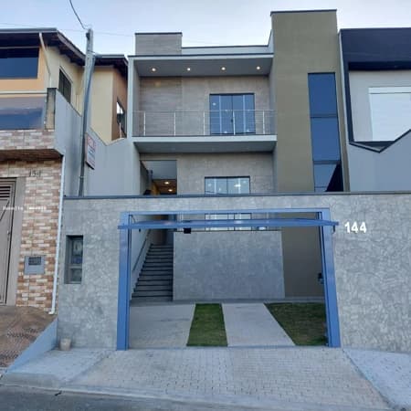 Sobrado à venda no bairro Cézar de Souza em Mogi das Cruzes/SP
