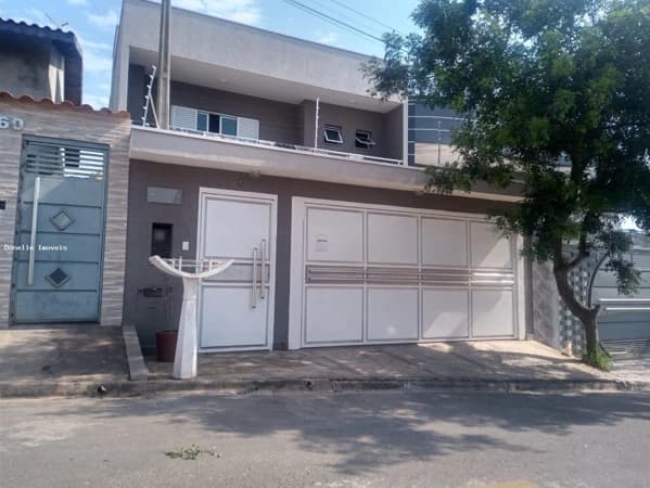 Sobrado à venda no bairro Cézar de Souza em Mogi das Cruzes/SP