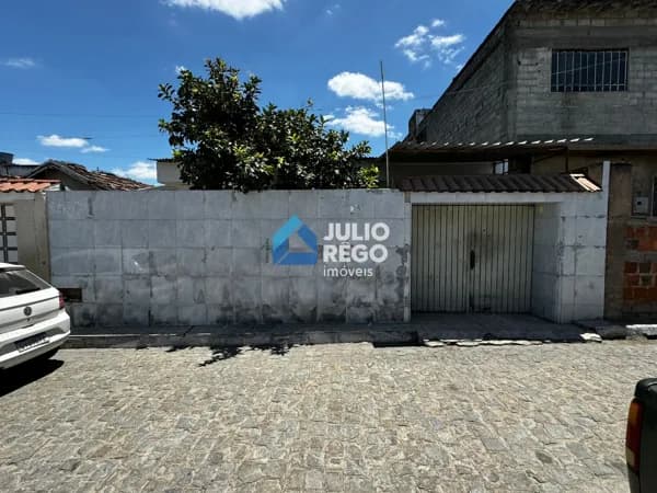 CASA À VENDA NO BAIRRO KENNEDY EM CARUARU/PE.