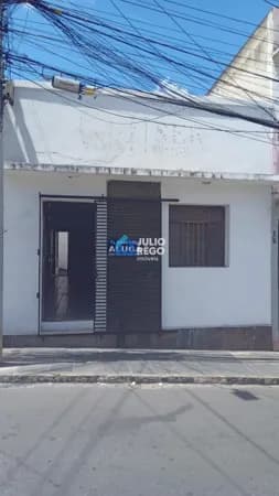 ALUGA-SE CASA COMERCIAL NO MAURÍCIO DE NASSAU.