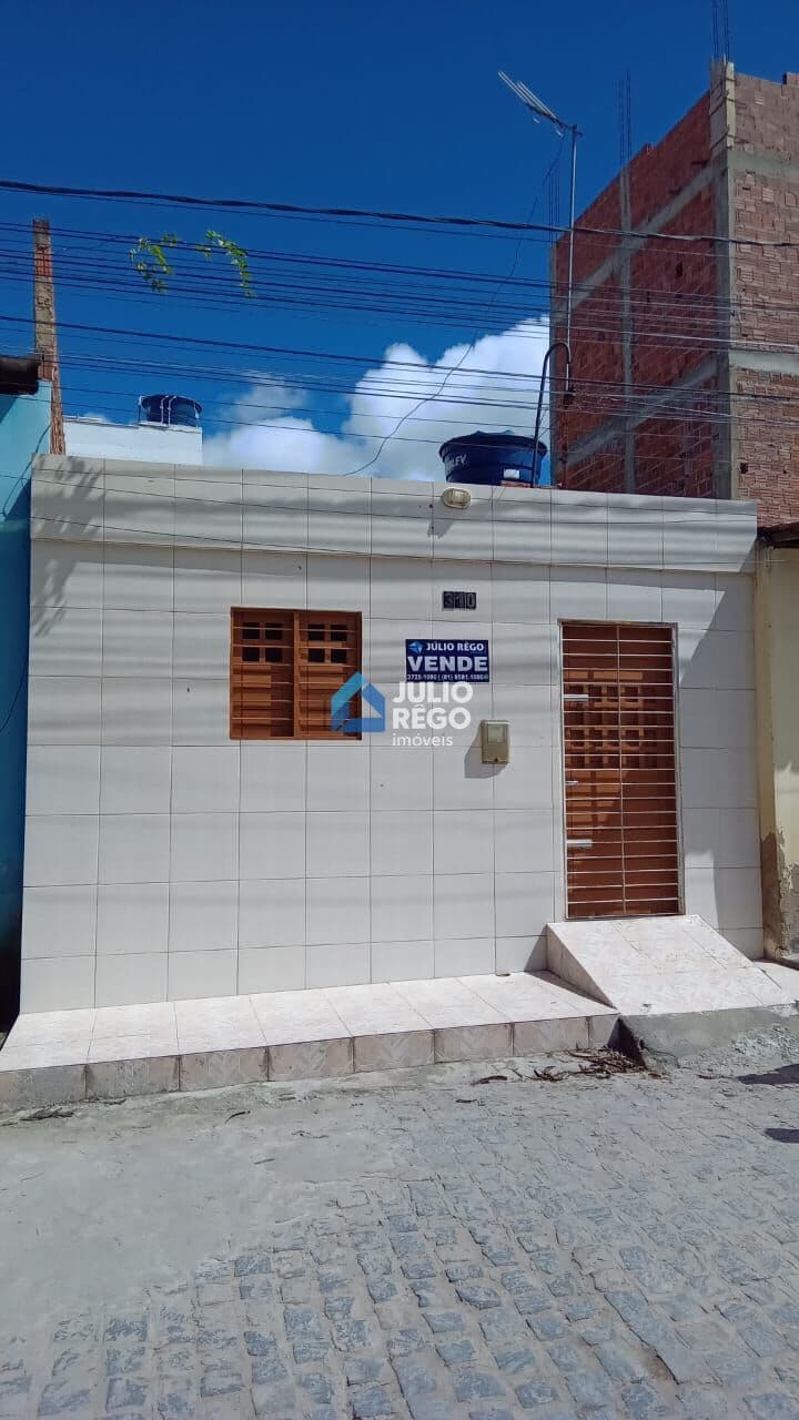 Casa à venda no bairro do Salgado em Caruaru/PE