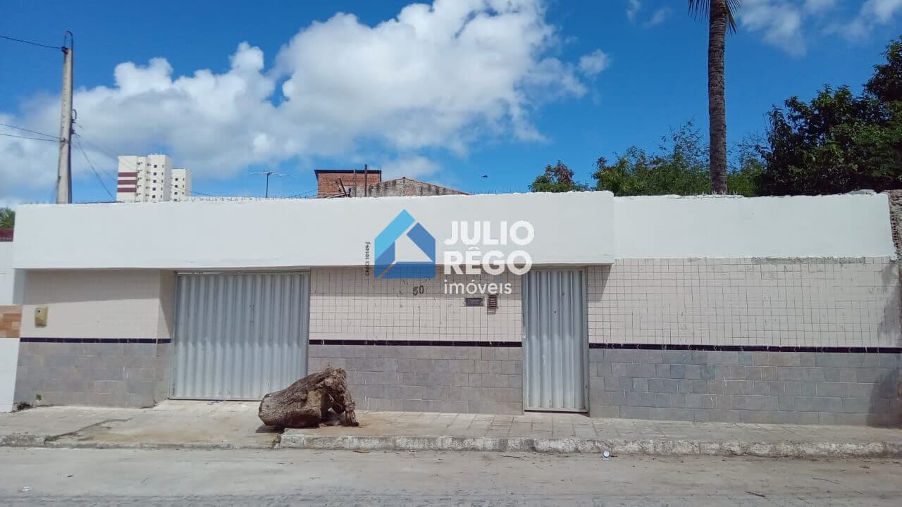 CASA À VENDA NO BAIRRO INDIANÓPOLIS EM CARUARU/PE