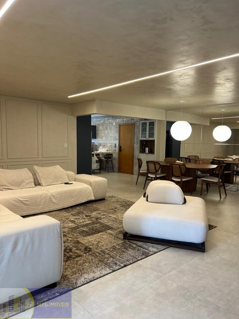 Apartamento Alto Padrão 3 suites Bairro Barcelona