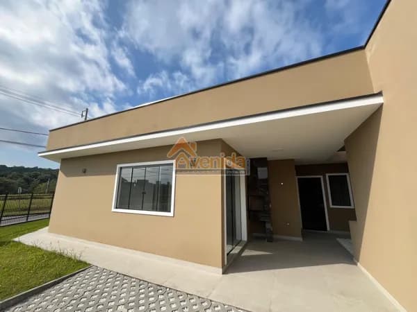 Casa de esquina, perfeita! À VENDA!!!