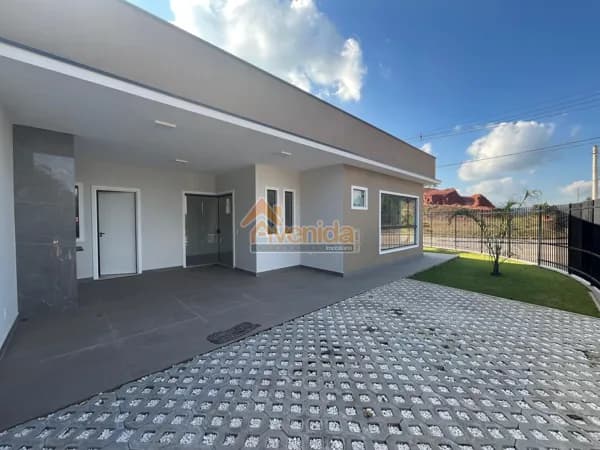 Casa belíssima em bairro tranquilo | À VENDA!!!