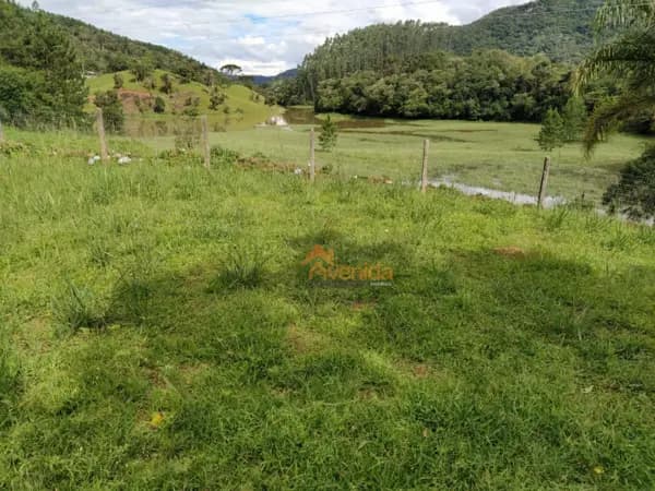 Chácara com terreno de 433m² no bairro Centro - Rio dos Cedros/SC