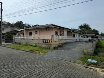 Casa à venda no bairro Bairro Das Capitais em Timbó/SC