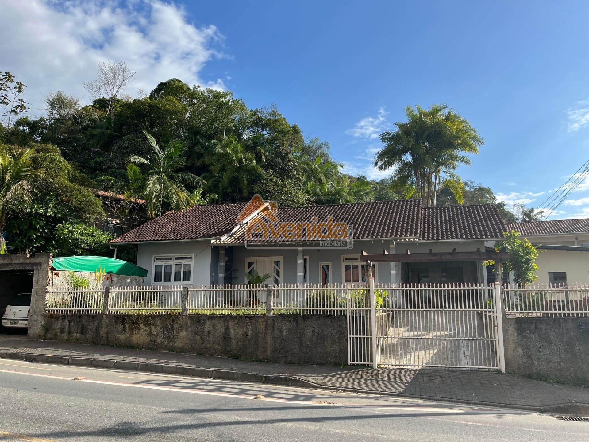 2 Casas no mesmo terreno | À VENDA