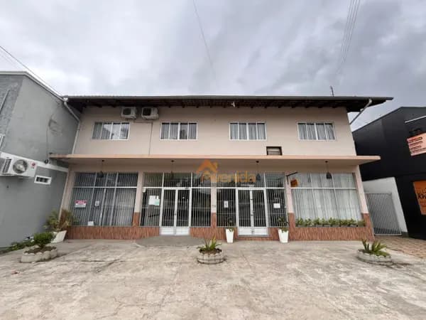 Apartamento e Sala Comercial