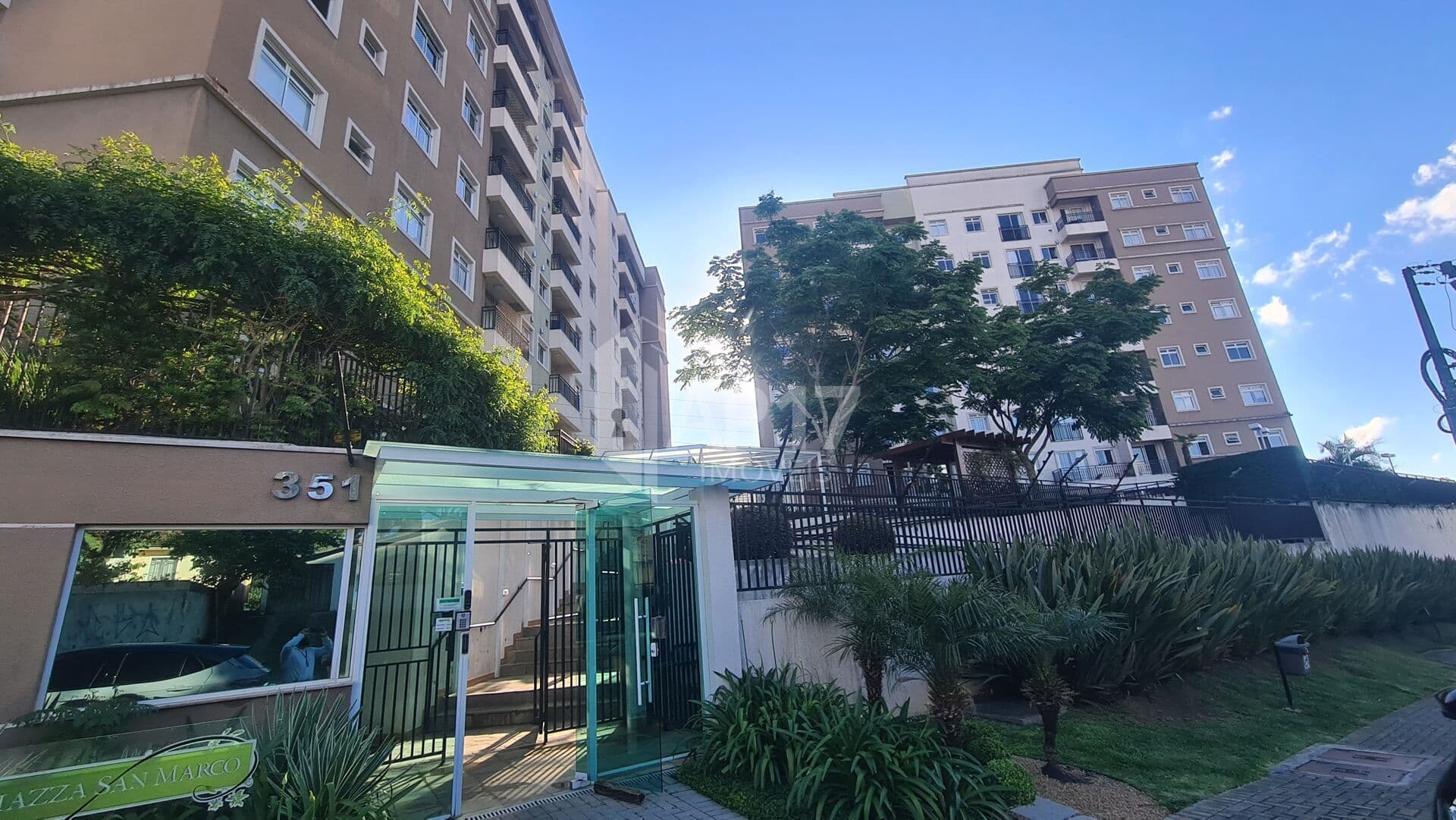 Apartamento 2 Quartos, com Vaga Coberta, Varanda e Lazer de Clube Completo no Tingui
