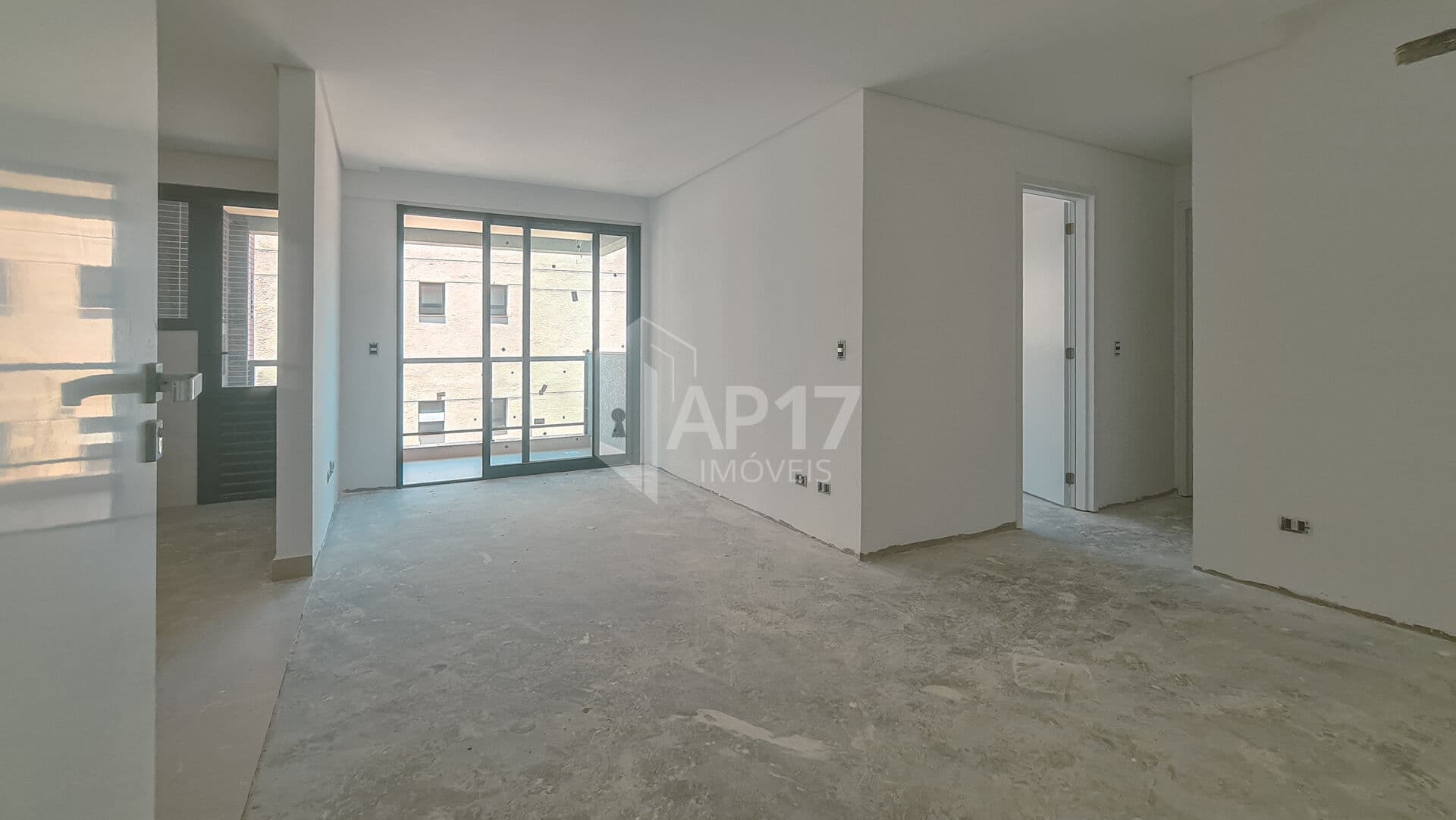 Apartamento à Venda no Bacacheri com 2 Quartos, Suíte e Sacada com Churrasqueira