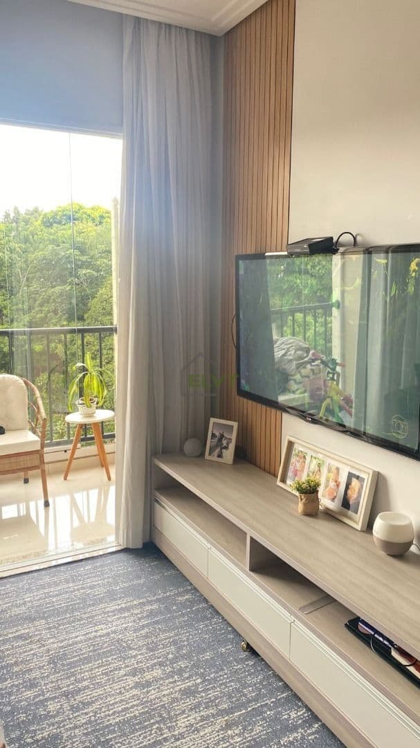 Apartamento à venda no bairro Umuarama em Osasco com 2 quartos
