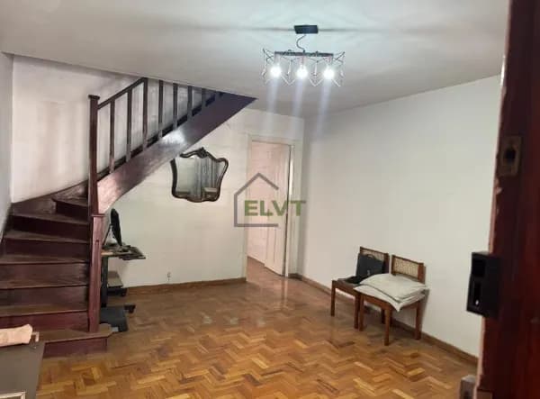 Sobrado à venda na Vila Deodoro com 2 quartos
