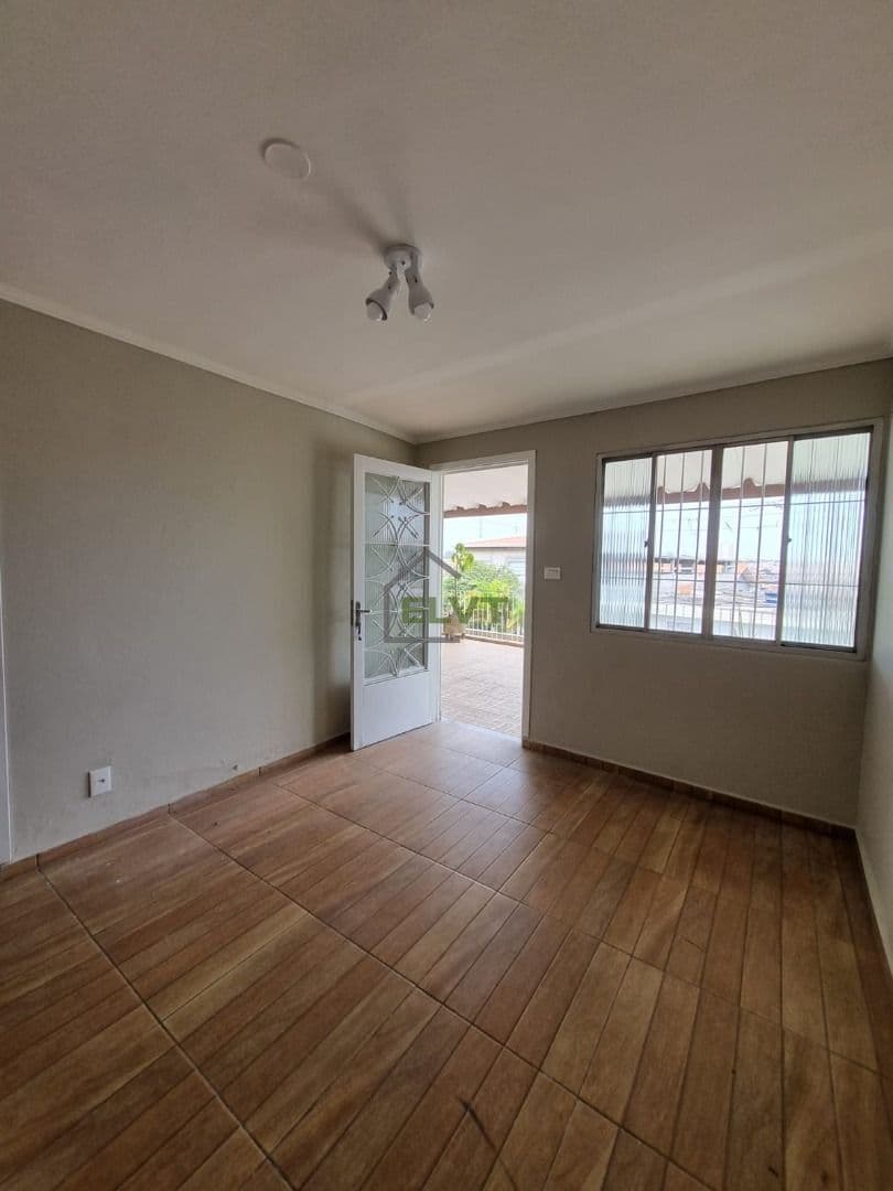 Casa à venda no bairro Jardim D’Abril em Osasco/SP com 3 quartos
