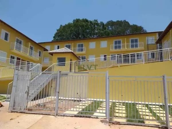 Sobrado em condomínio à venda na Chácara Vista Alegre com 2 quartos