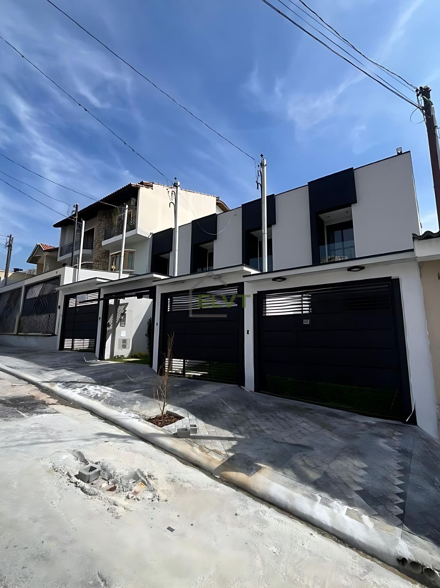 Sobrado à venda no bairro Bela Vista em Osasco/SP com 3 quartos