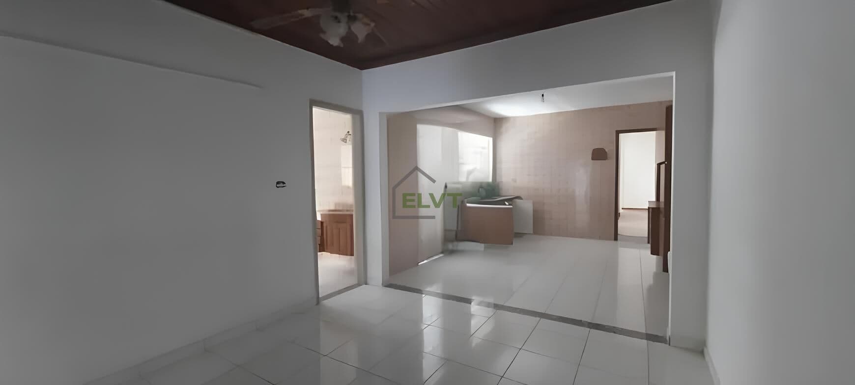Casa Térrea à venda no bairro Santo Antônio em Osasco/SP com 3 quartos.