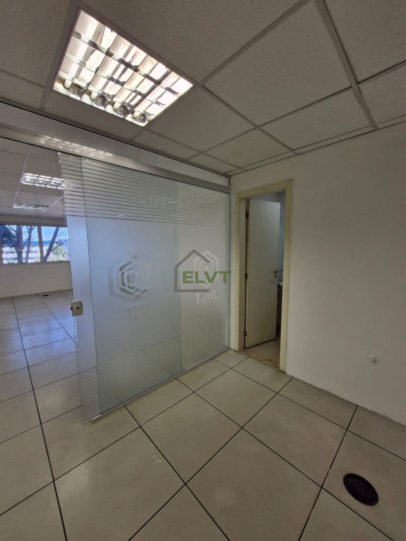 Sala Comercial à venda no bairro Lageadinho em Cotia/SP com 38m²