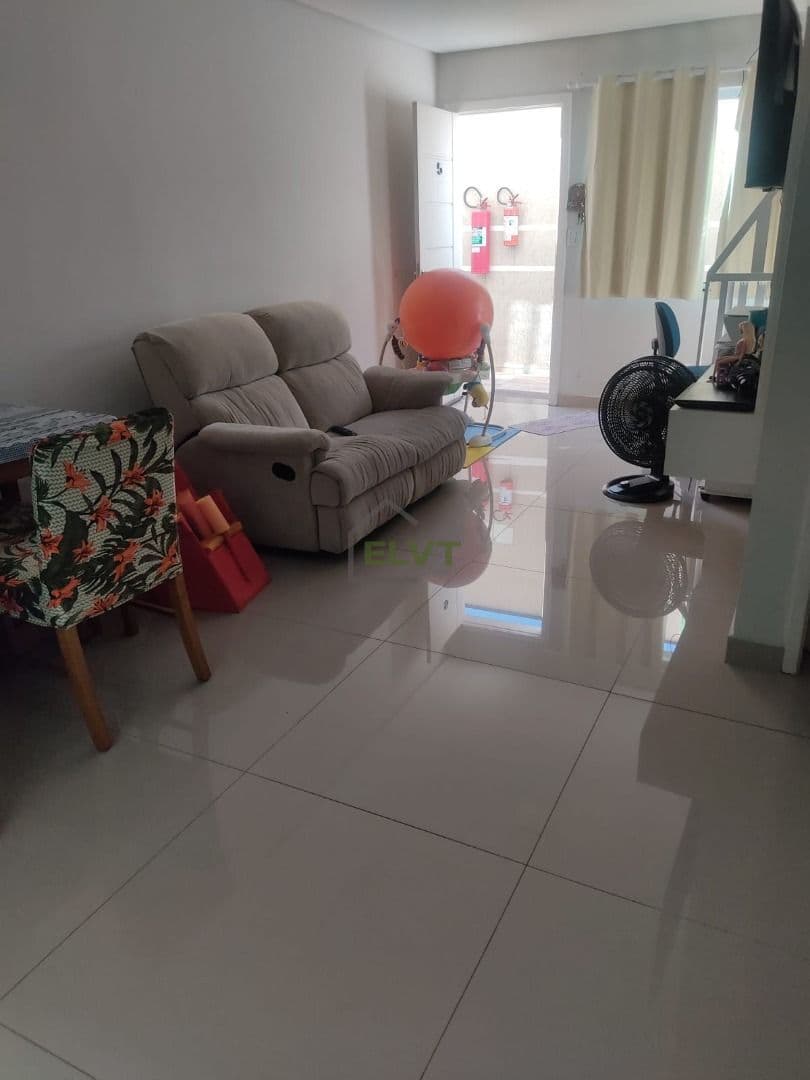 Casa à venda no Quitaúna com 2 quartos
