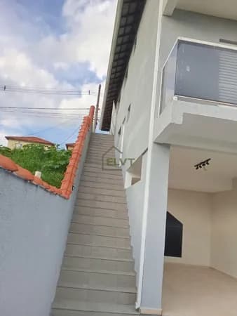 Sobrado à venda no bairro Aguassai em Cotia/SP com 3 quartos