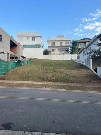 Casa à venda no Alphaville com 4 quartos