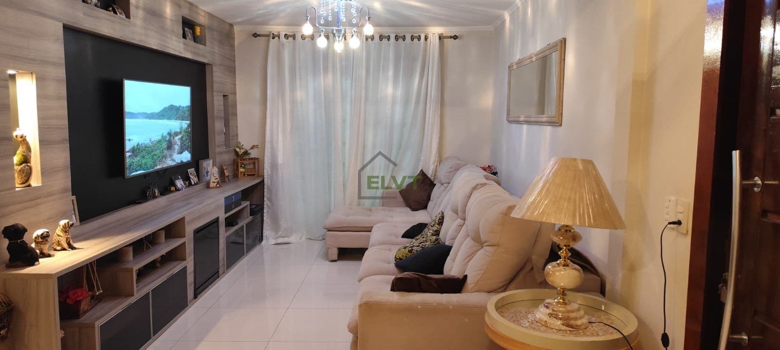 Casa à venda no Jardim D'Abril com 3 quartos