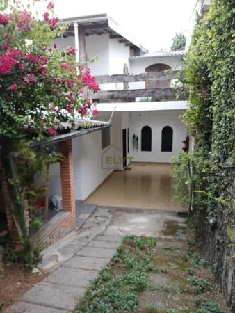 Sobrado à venda no bairro Jardim das Flores em Osasco/SP com 3 quartos.