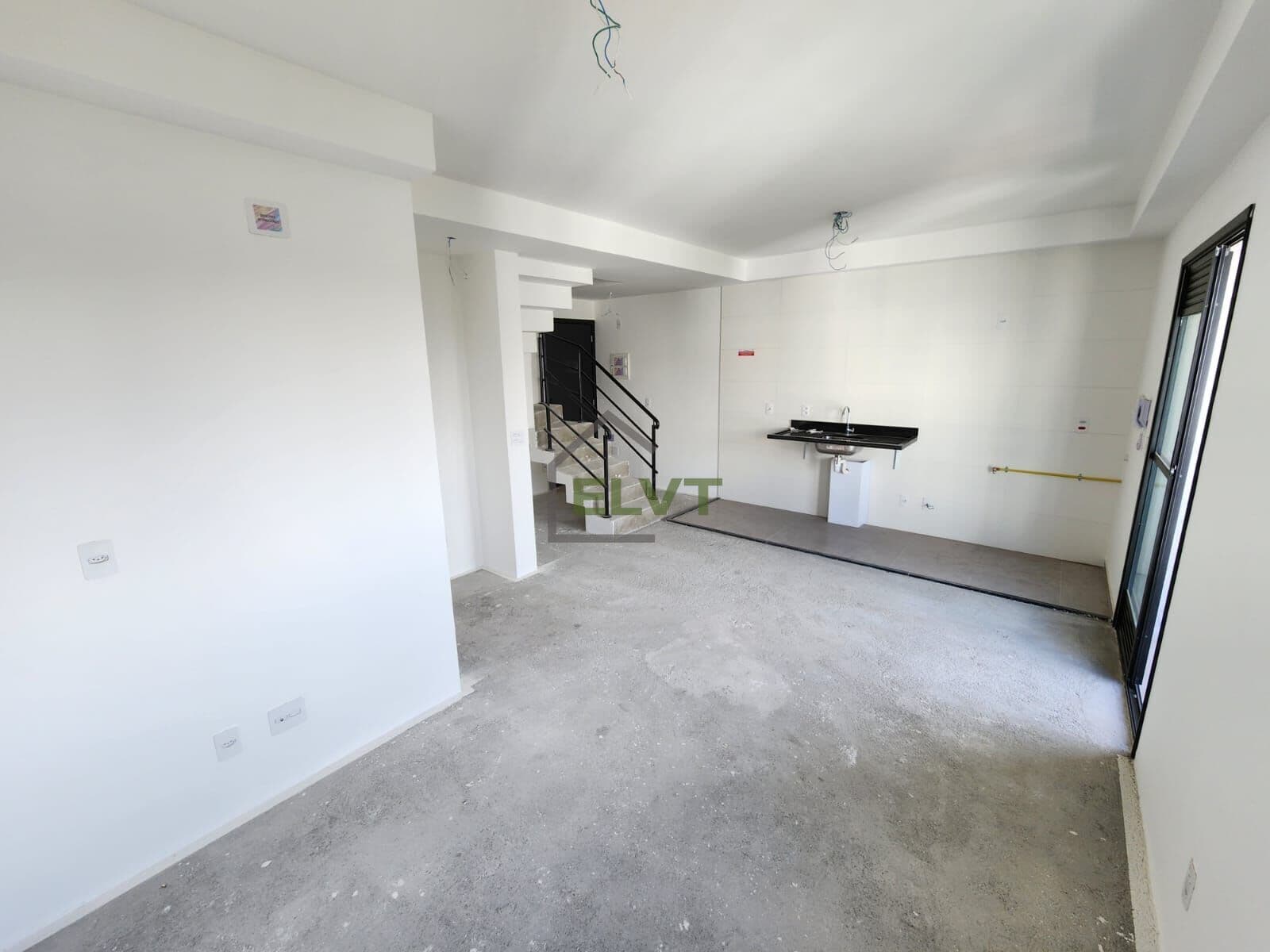 Apartamento Duplex à venda no Centro com 2 quartos