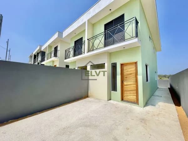 Casa à venda no Água Espraiada (Caucaia do Alto) com 3 quartos
