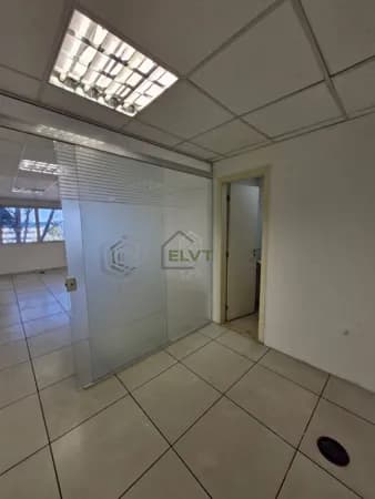 Sala Comercial para alugar no bairro Lageadinho em Cotia/SP com 38m²