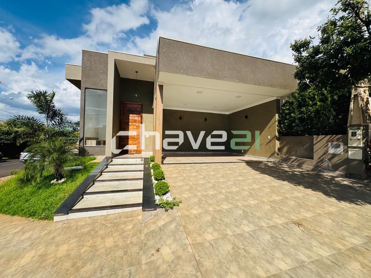 CASA PARA LOCAÇÃO EM CONDOMÍNIO FECHADO – SOFISTICAÇÃO, CONFORTO E ÁREA GOURMET COMPLETA