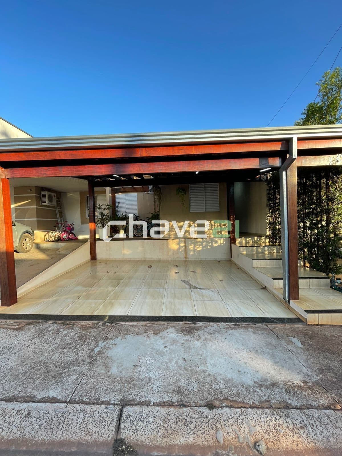 CASA À VENDA NO PARQUE DA LIBERDADE – COMPLETA, COM PLANEJADOS E AR-CONDICIONADO