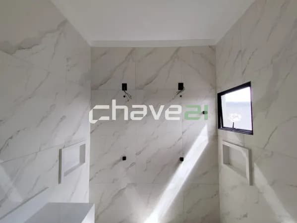 CASA COM SUÍTE, CLOSET E JARDIM DE INVERNO – CONFORTO E ACABAMENTO DIFERENCIADO