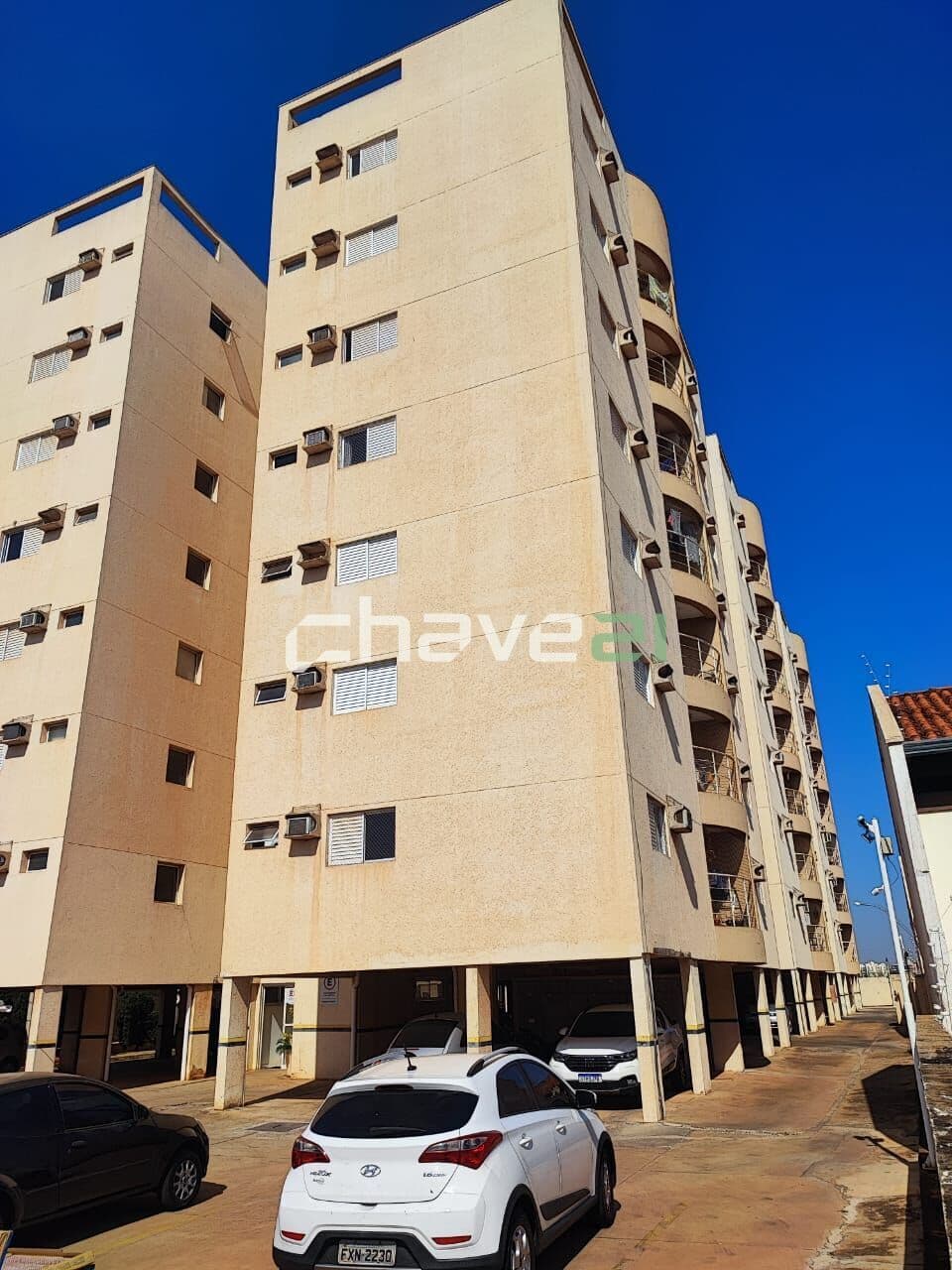 APARTAMENTO COM LOCALIZAÇÃO PRIVILEGIADA – CONFORTO E SEGURANÇA