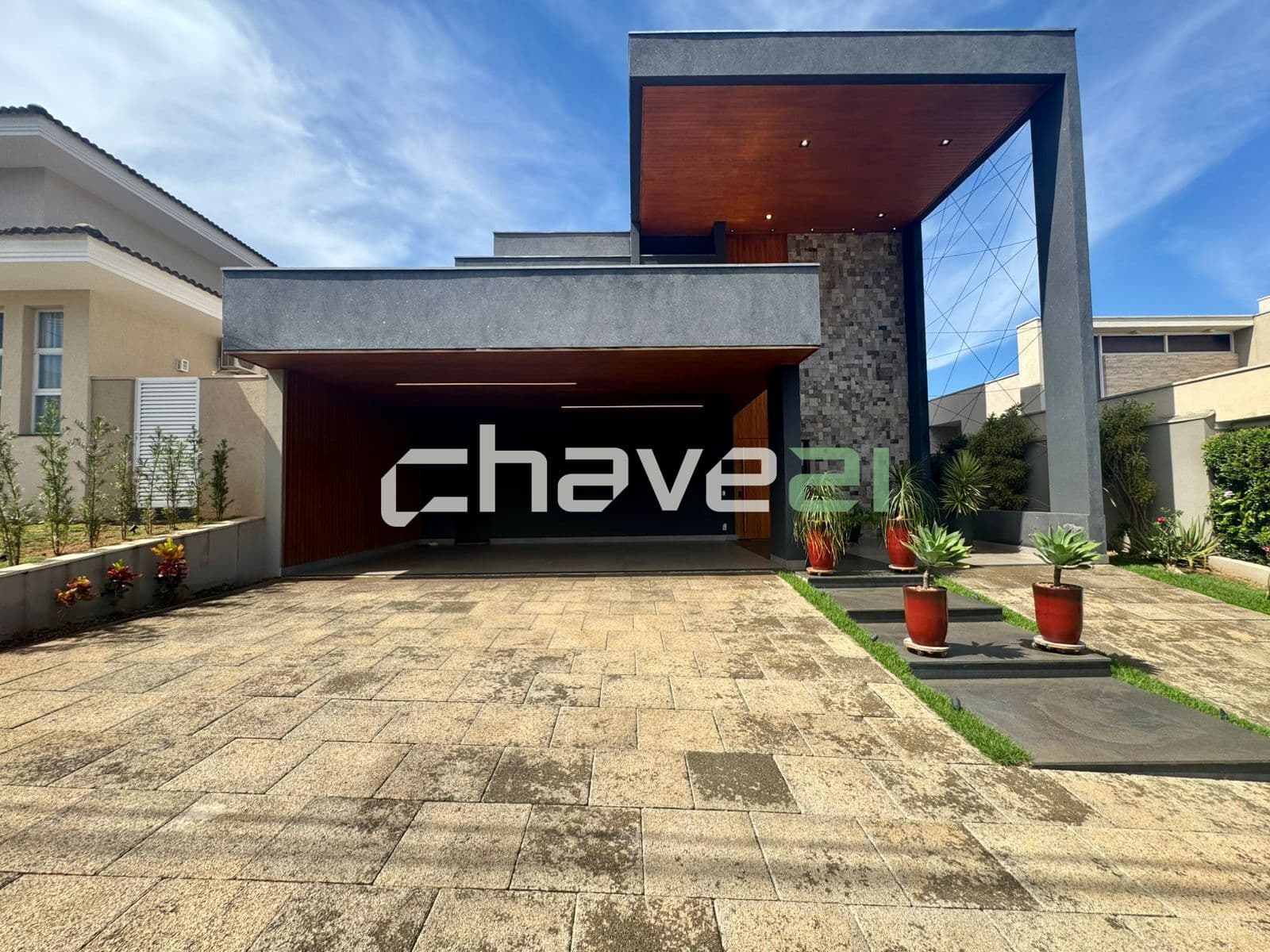 CASA À VENDA NO DAMHA IV – ALTO PADRÃO, 4 SUÍTES E LAZER COMPLETO