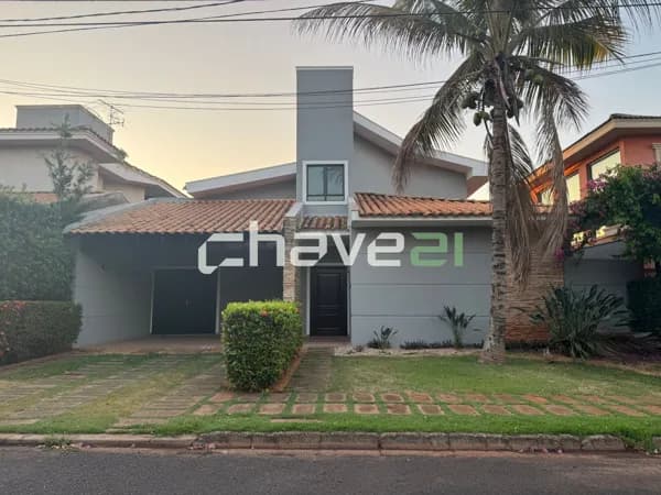 SOBRADO AMPLO COM 3 DORMITÓRIOS E CHURRASQUEIRA NO DAMHA III