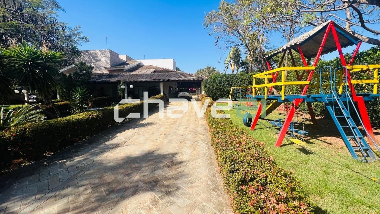CHÁCARA COMPLETA NO CONDOMÍNIO MONTE CARLO – CONFORTO, LAZER E NATUREZA EM HARMONIA
