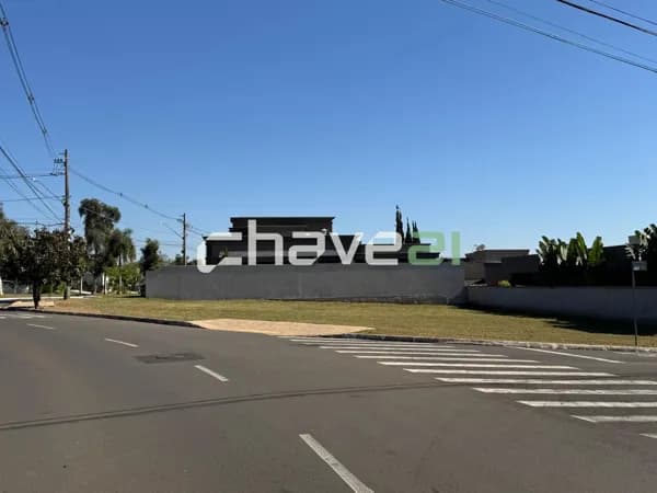 TERRENO EXCLUSIVO NO CONDOMÍNIO RECANTO DO LAGO – AMPLITUDE, LOCALIZAÇÃO PRIVILEGIADA E ALTO POTENCIAL