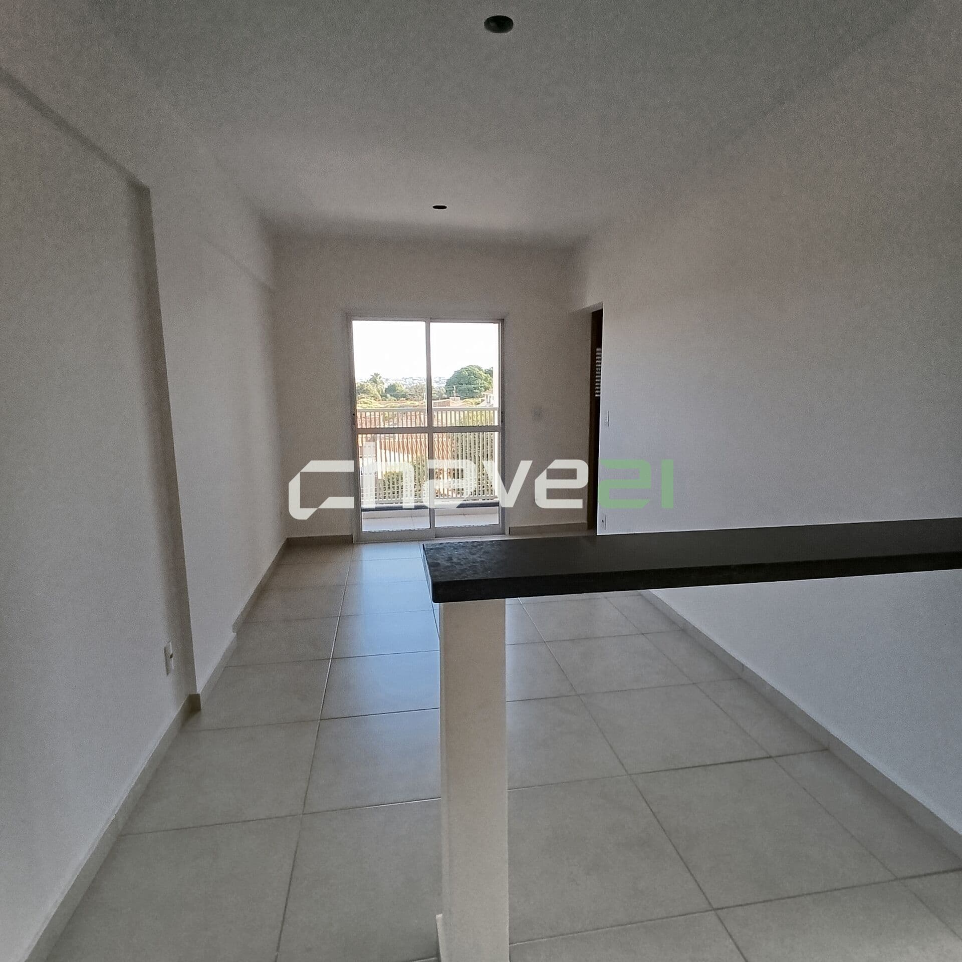 APARTAMENTO NOVO NUNCA HABITADO COM SACADA E ARMÁRIO