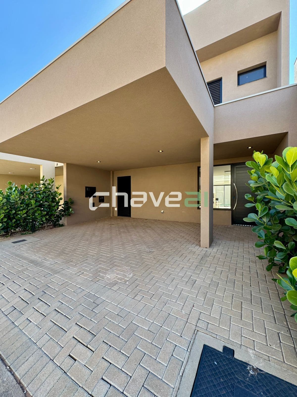 CASA COMPLETA COM 3 SUÍTES E ACABAMENTO IMPECÁVEL – LOCALIZAÇÃO PRIVILEGIADA AO LADO DO HARMONIA TÊNIS CLUBE