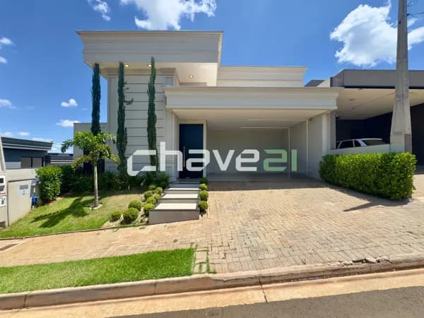 CASA DE ALTO PADRÃO EM LOCALIZAÇÃO PRIVILEGIADA – EM FRENTE À PRAÇA E ÁREA DE LAZER DO CONDOMÍNIO - CONDOMÍNIO MARIA JULIA