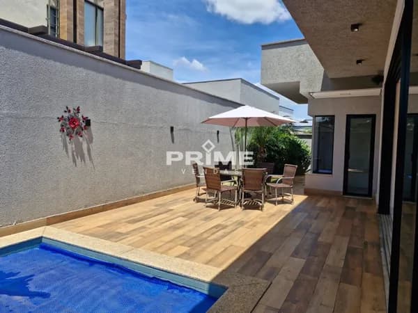 Casa em Condomínio Fechado