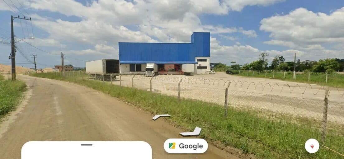 ALUGO GALPÃO INDUSTRIAL EM NAVEGANTES/SC - Acesso fácil a rodovia