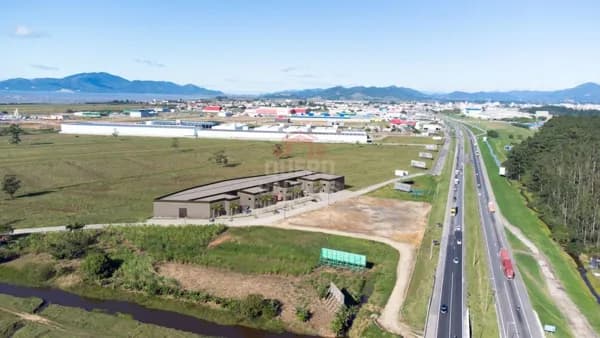 Pavilhão/Galpão Logístico em Tijucas com 6.000 m² na Beira da BR101