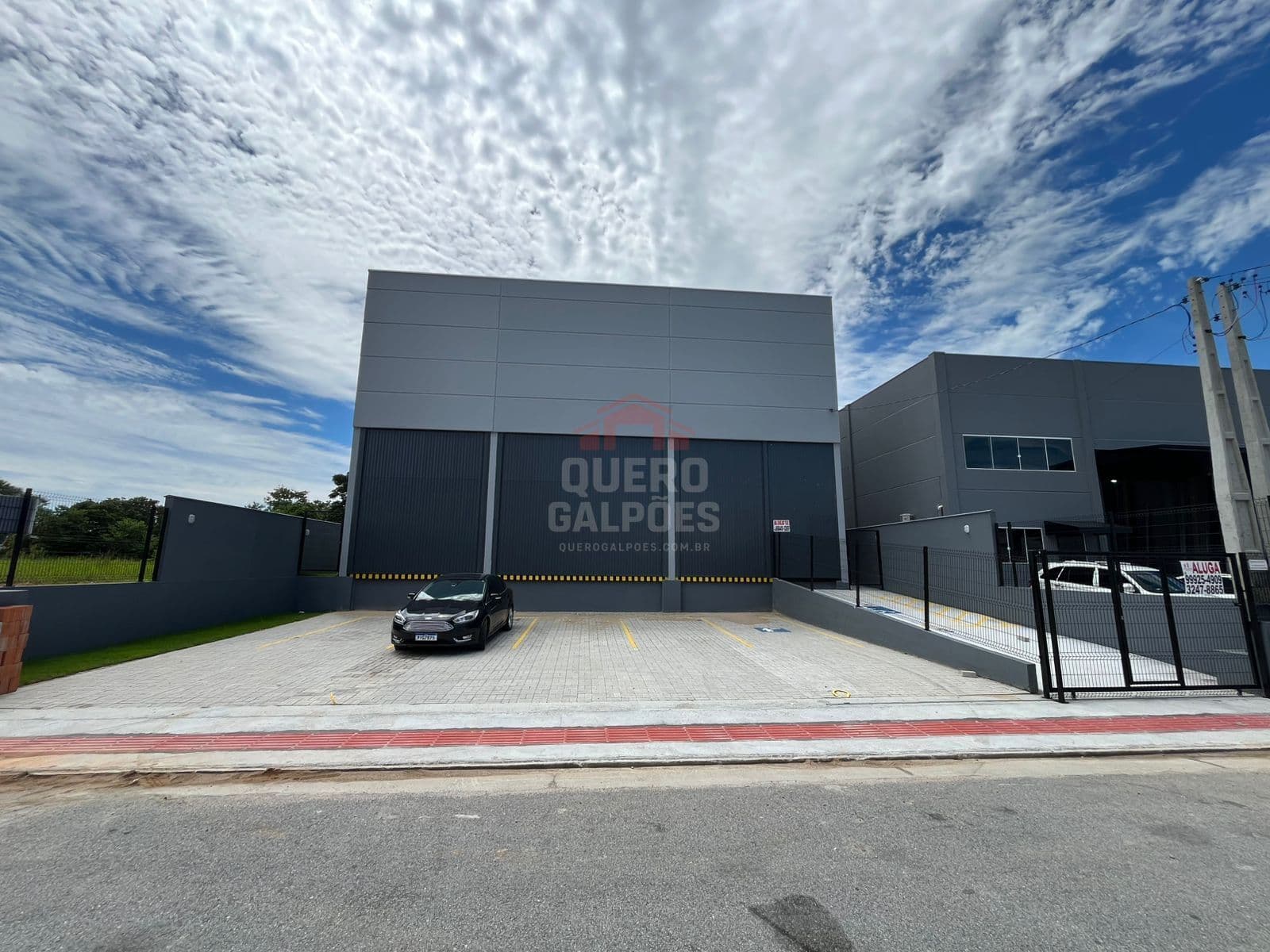 Pavilhão/Galpão Logístico com 3 docas no Sertão do Maruim - São José