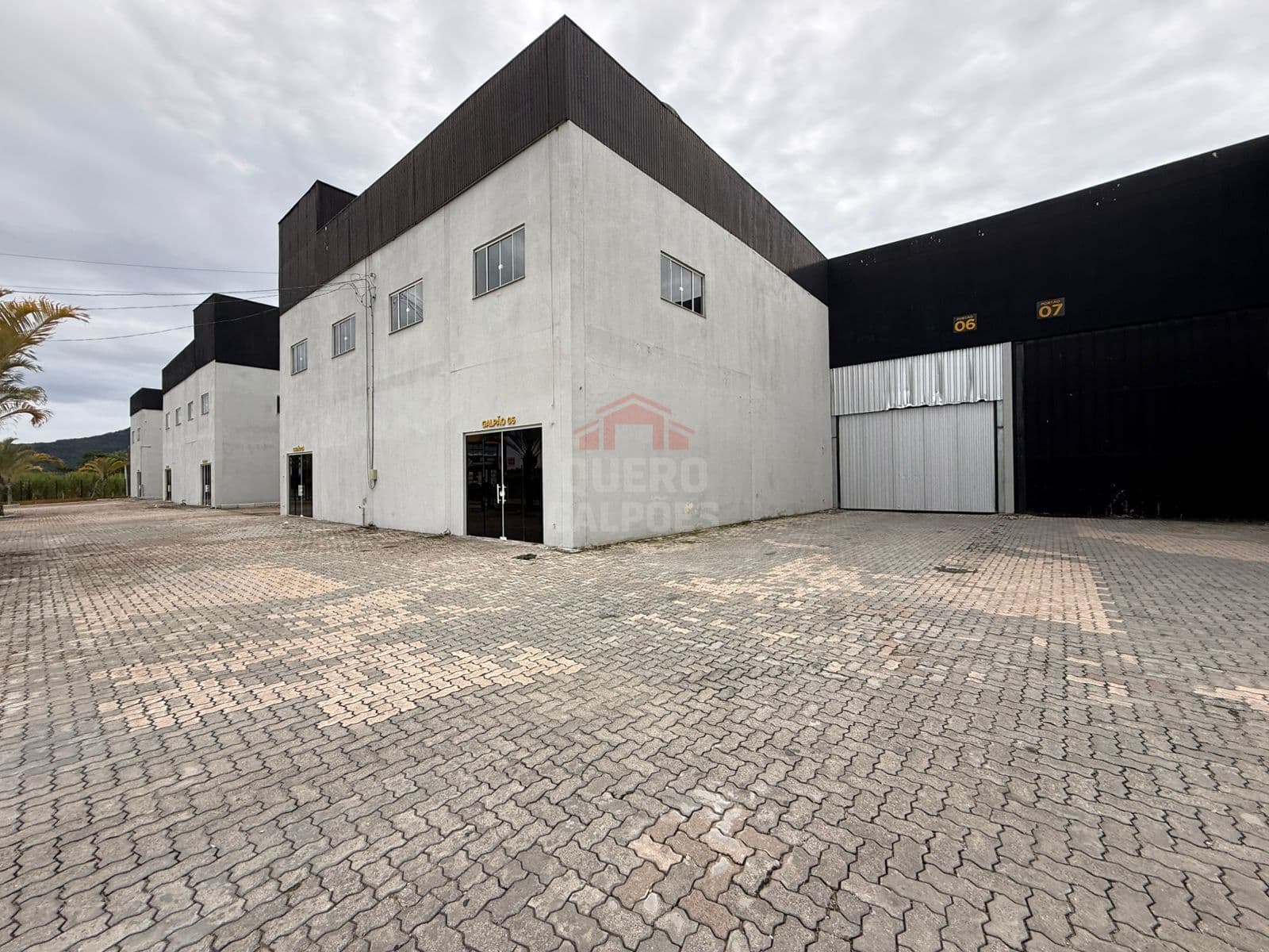 GALPÃO 6000M² PARA ALUGUEL,FRENTE BR 101 EM TIJUCAS
